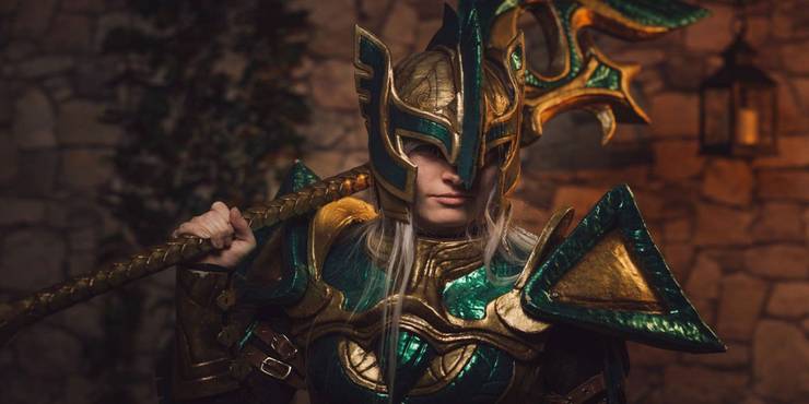 10 Amazing Skyrim Cosplays That Look Just Like The Game